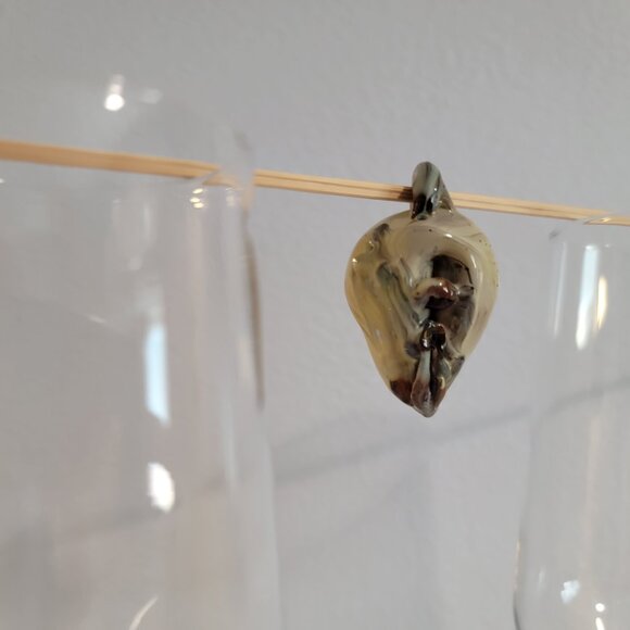 Vintage Vagina Pendant Ceramic Handcrafted - Picture 3 of 7